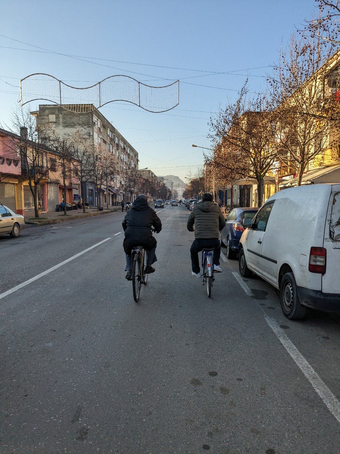 En immersion dans les rues de Shkodër.