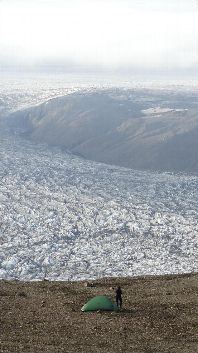 Aux abords de Skaftafell, langue glaciaire du Vatnajokull en fond