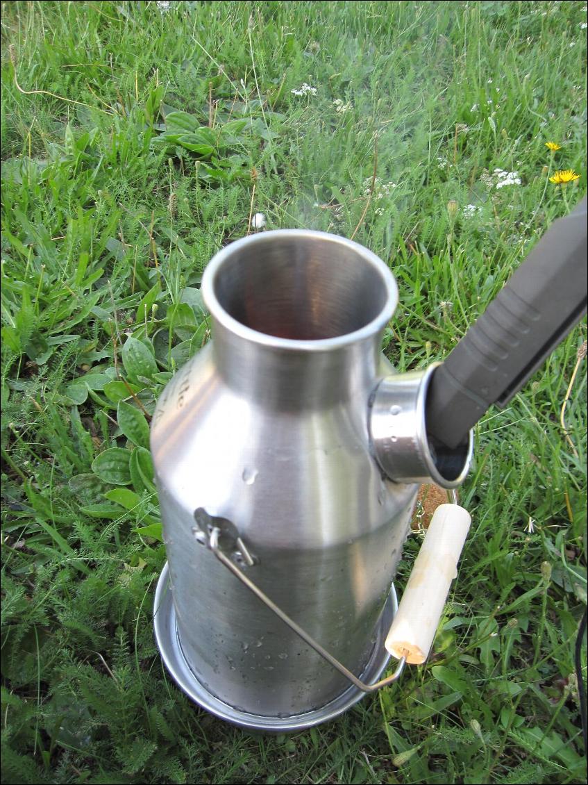 En chauffe, l'appendice noir est mon thermomètre sonde qui mesure la température de l'eau de la chambre