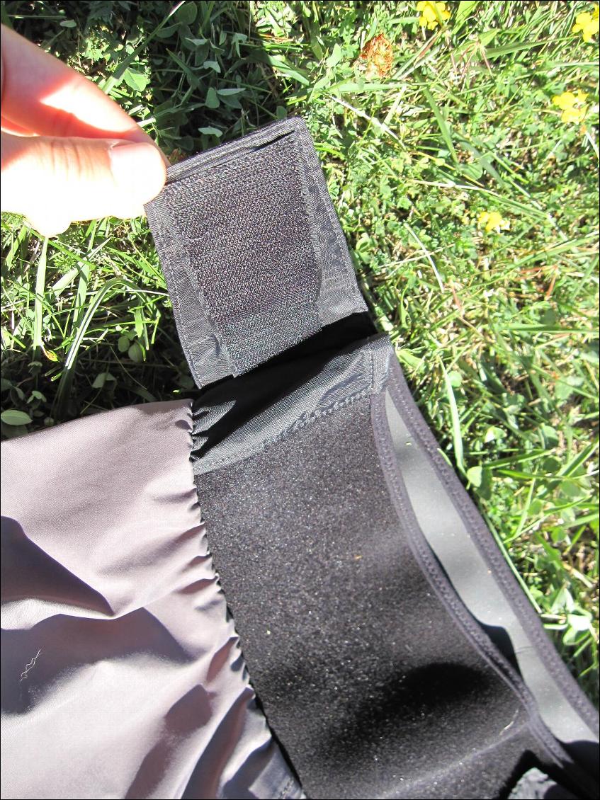 Pantalon Kokatat : ceinture néoprène avec velcro permettant une large plage de réglage