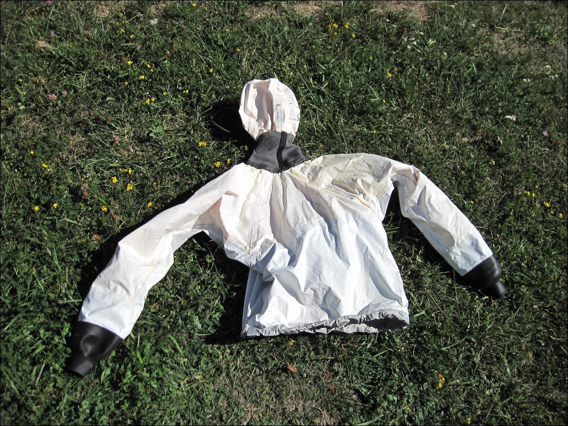 Veste Kokatat : la veste à l'envers