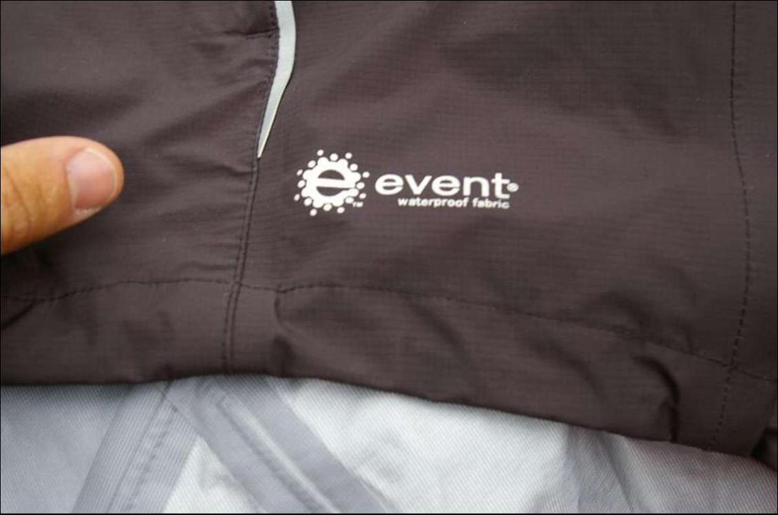 Membrane imperméable event