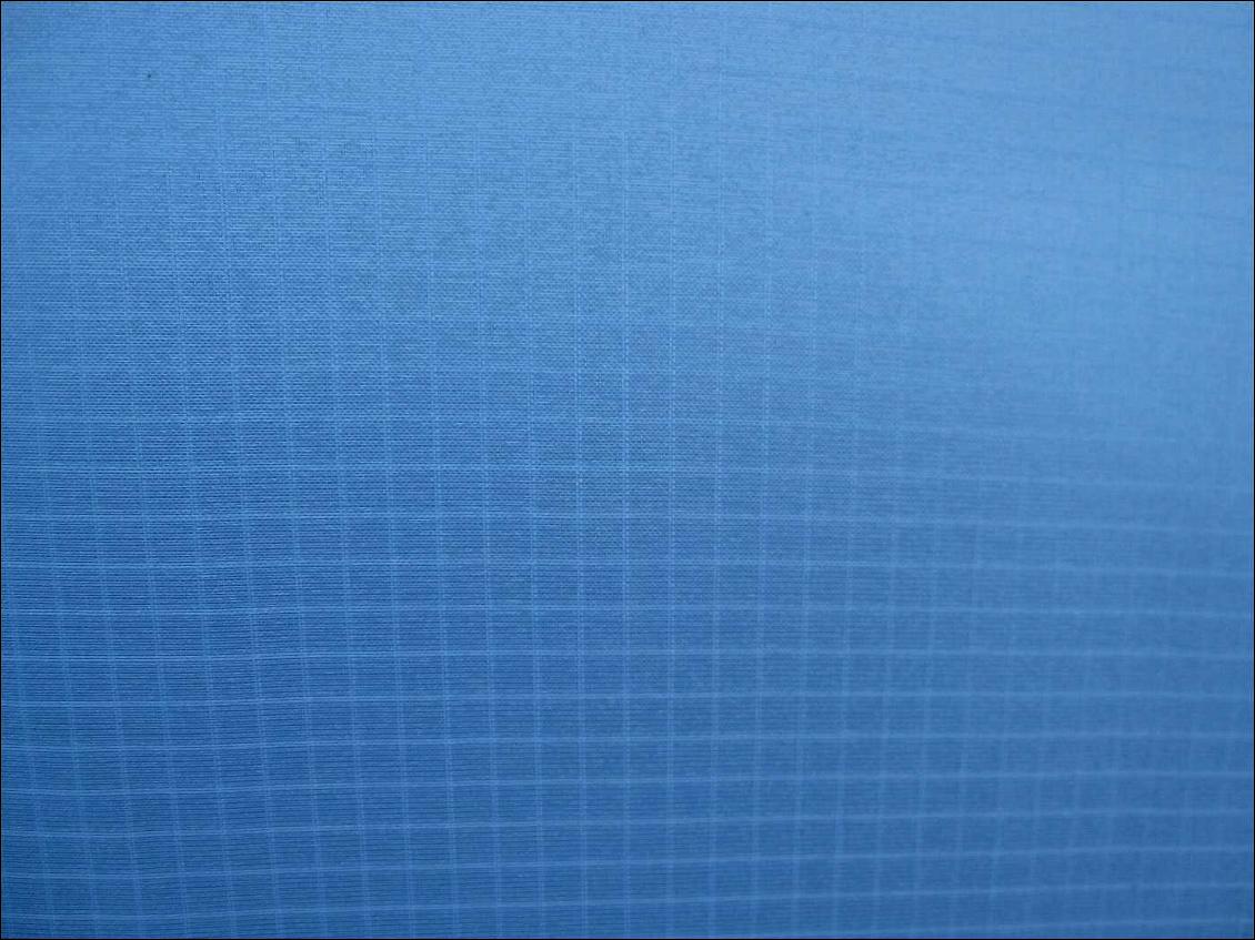 Détail du tissu de double-toit (nylon ripstop siliconé)