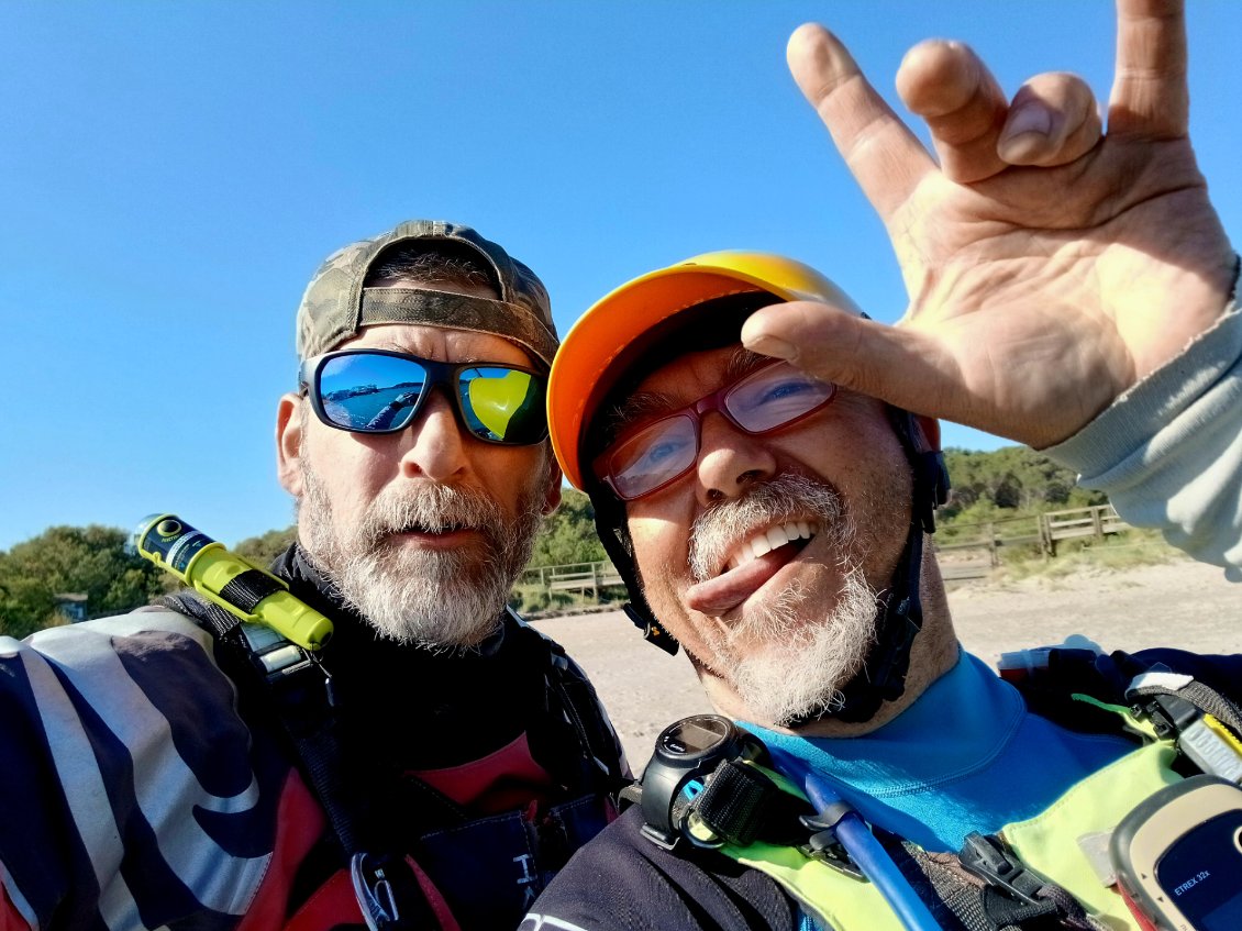 Les protagonistes en folie, juste avant les premiers coups de pagaie