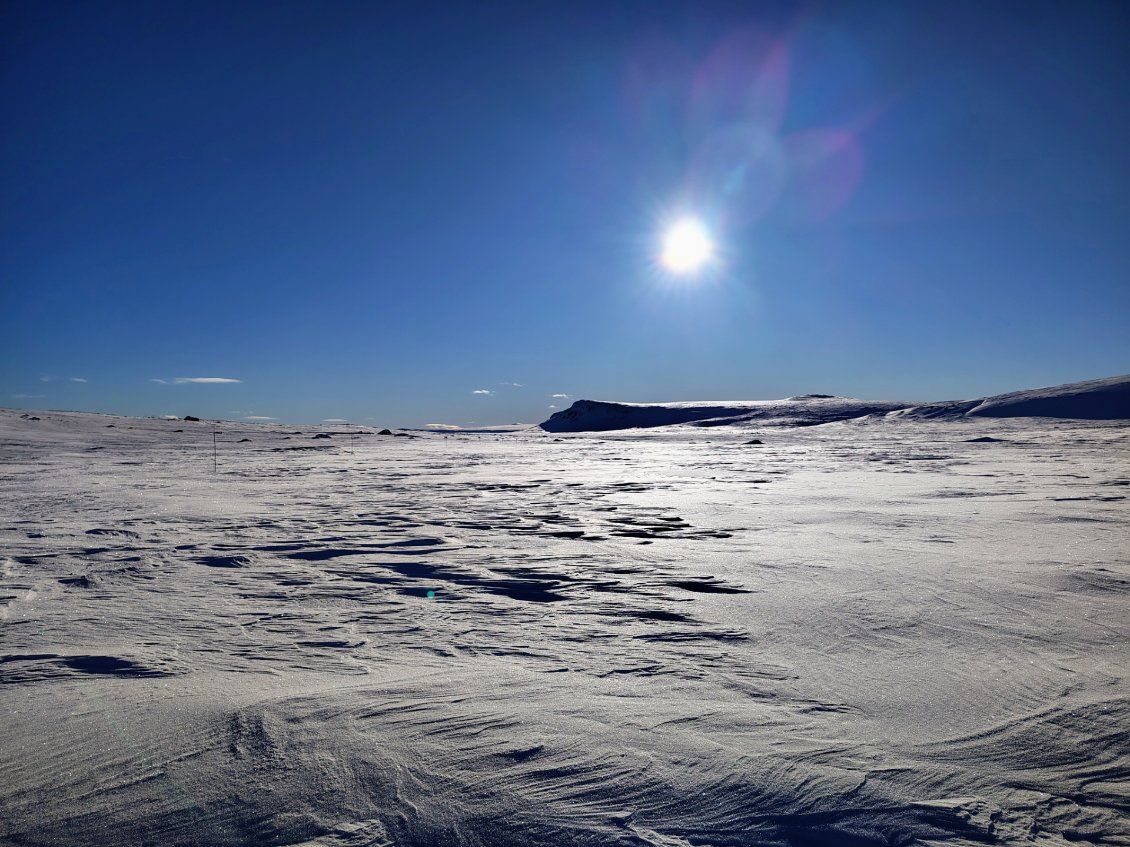J1. C'est bon de retrouver le sentiment d'être livrés à nous même au milieu de l'immensité blanche.
