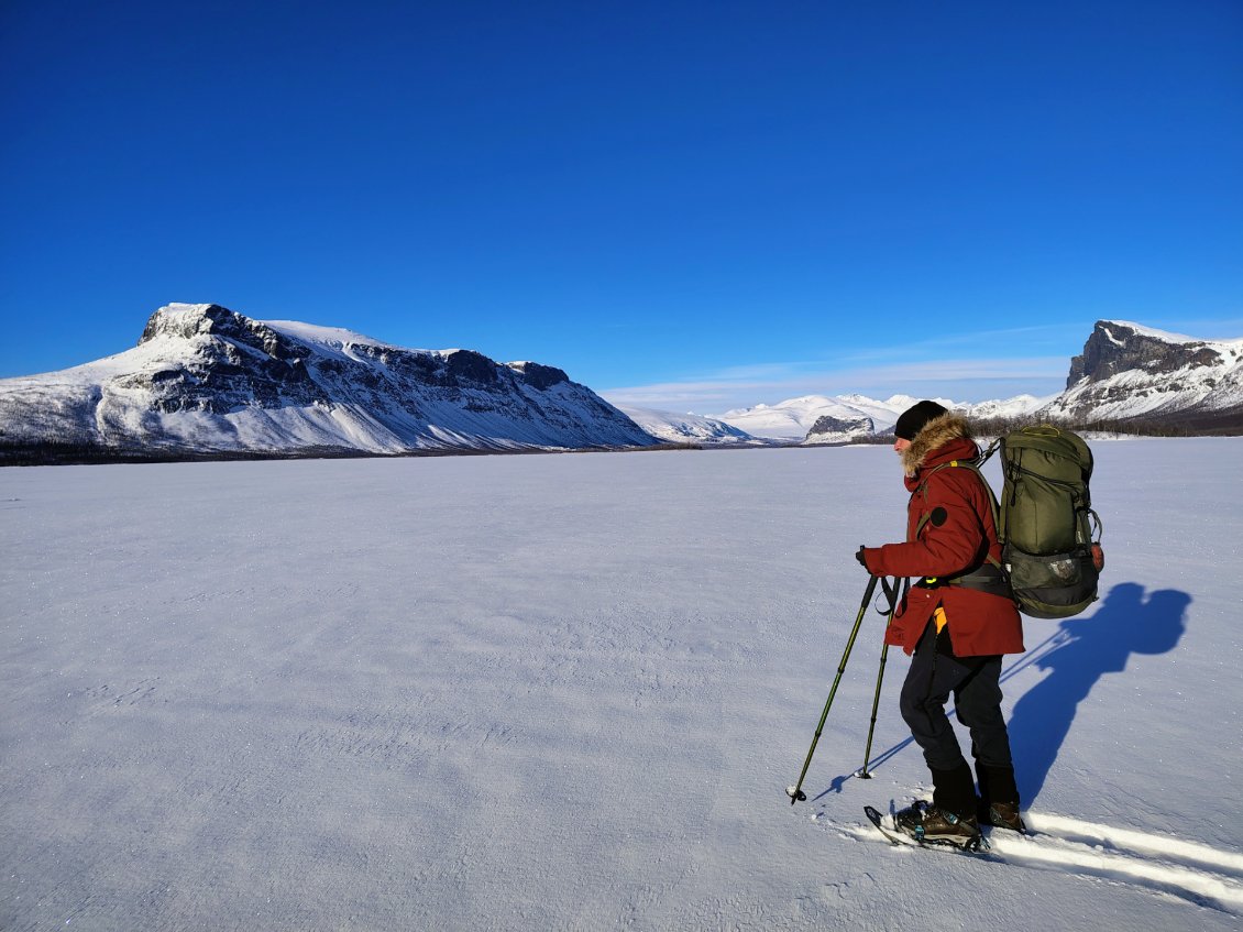 J4. Traversée du premier lac de la journée.
