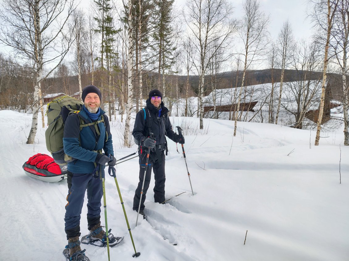 J6. Nous quittons Kvikkjokk, et ses maisons typiques,. Dernier échappatoire possible.