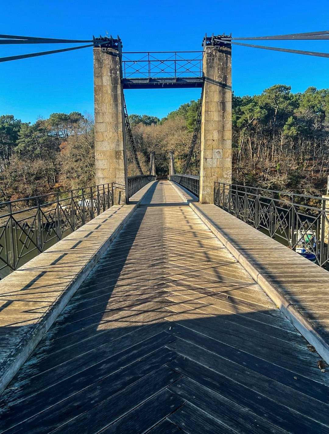 Vieux pont suspendu de Bono