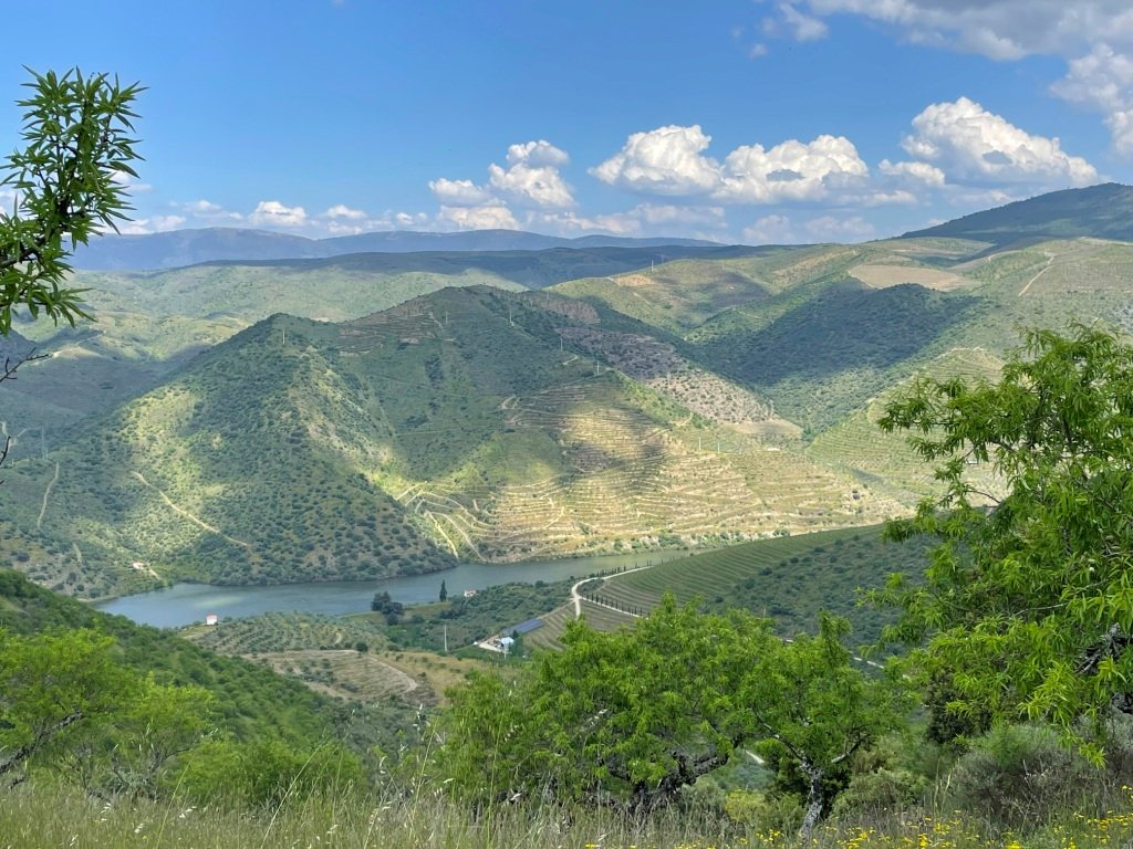 Après Orgal, première vue sur le Douro