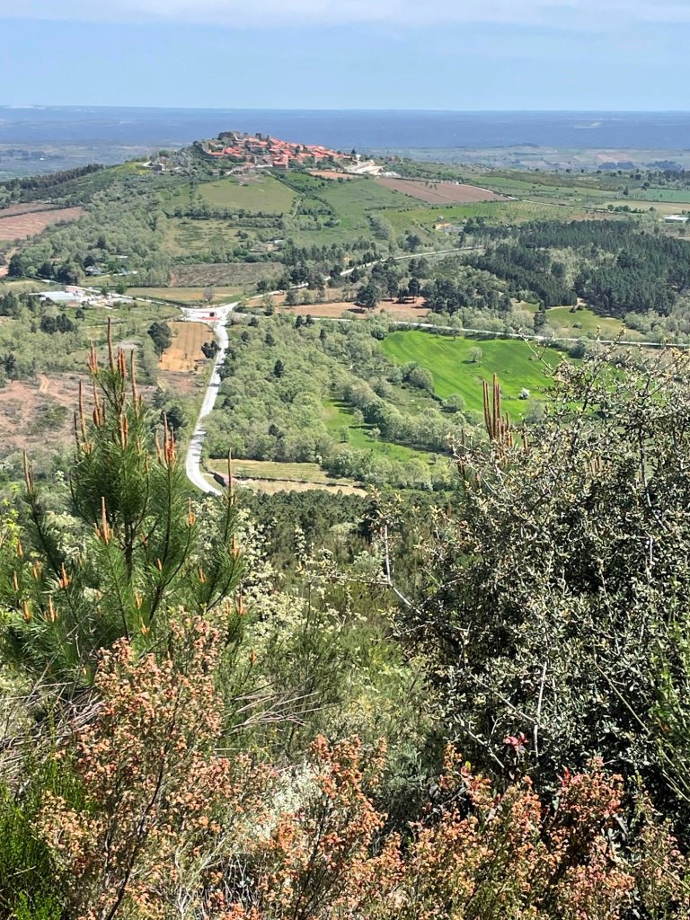Castelo Rodrigo vue de la montée vers la Serra Marofa