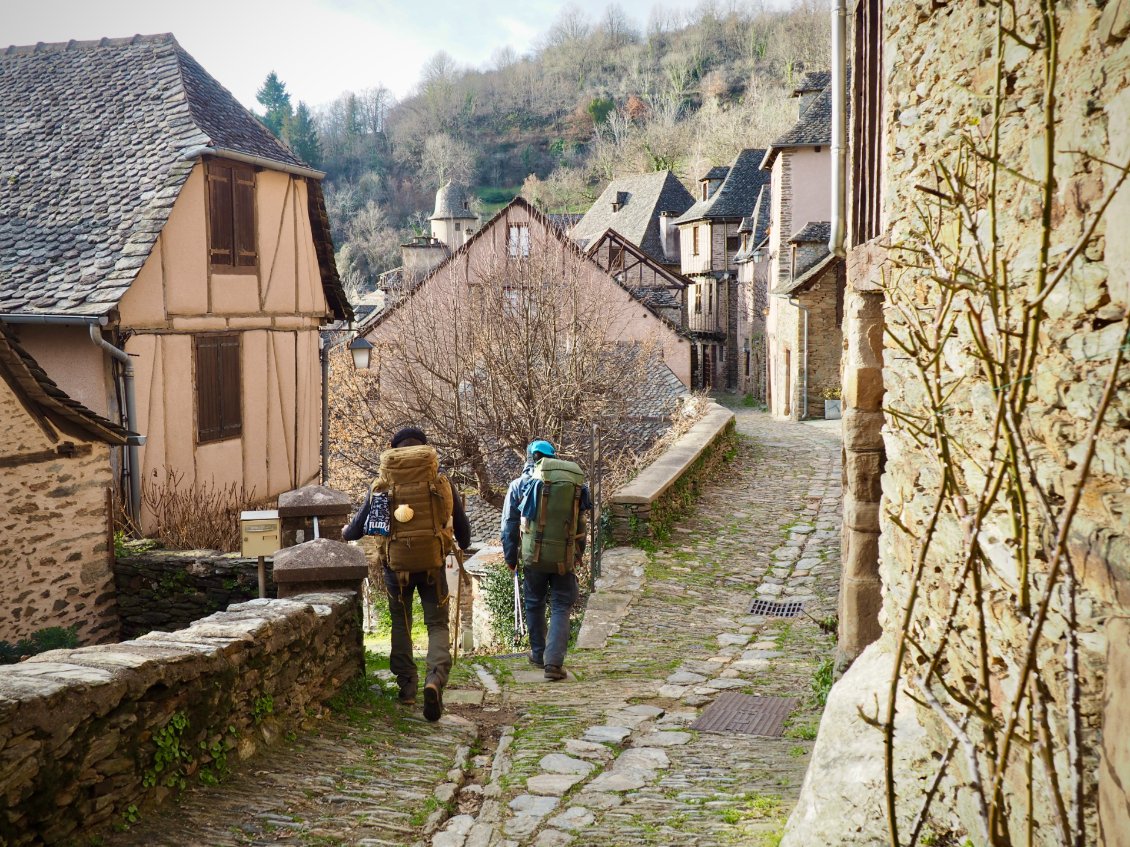 Le village est désert.