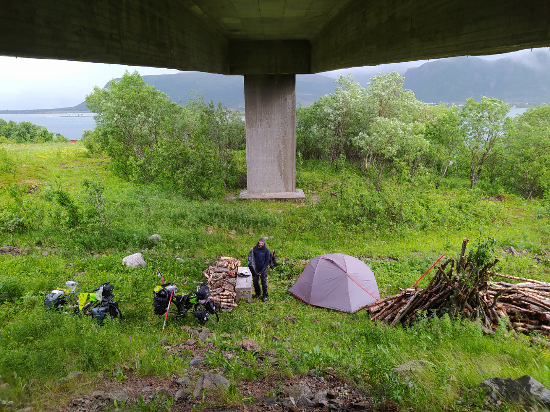 Coucher sous les ponts... au sec ! Photo : Marine et Gabriel