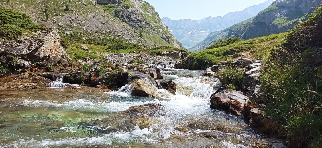 Détente en rivière dans le cirque d'Estaubé