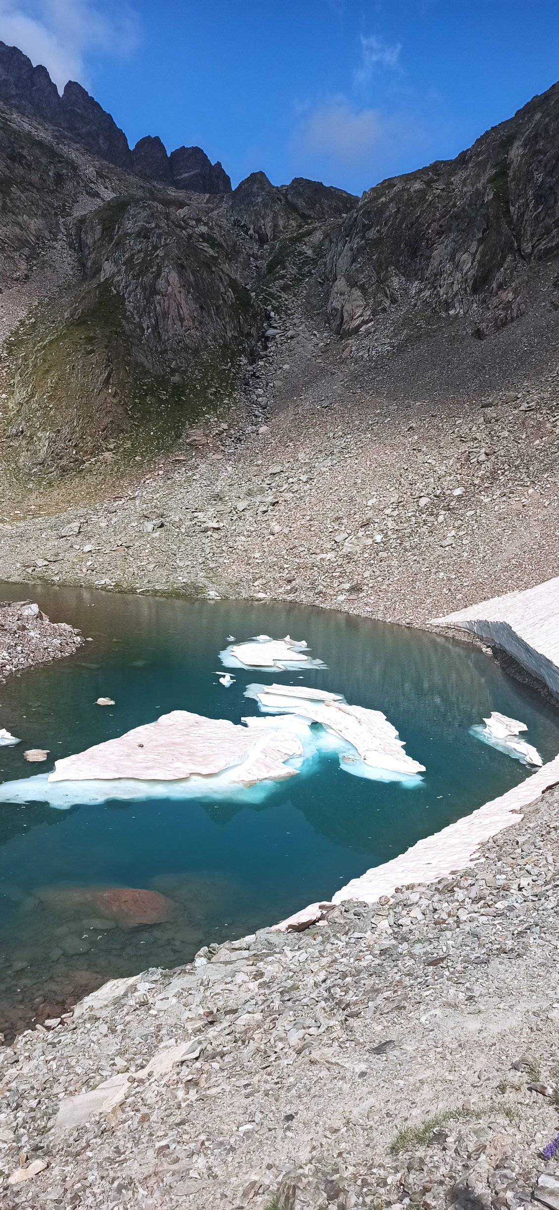 Dans la montée du col de la Fache