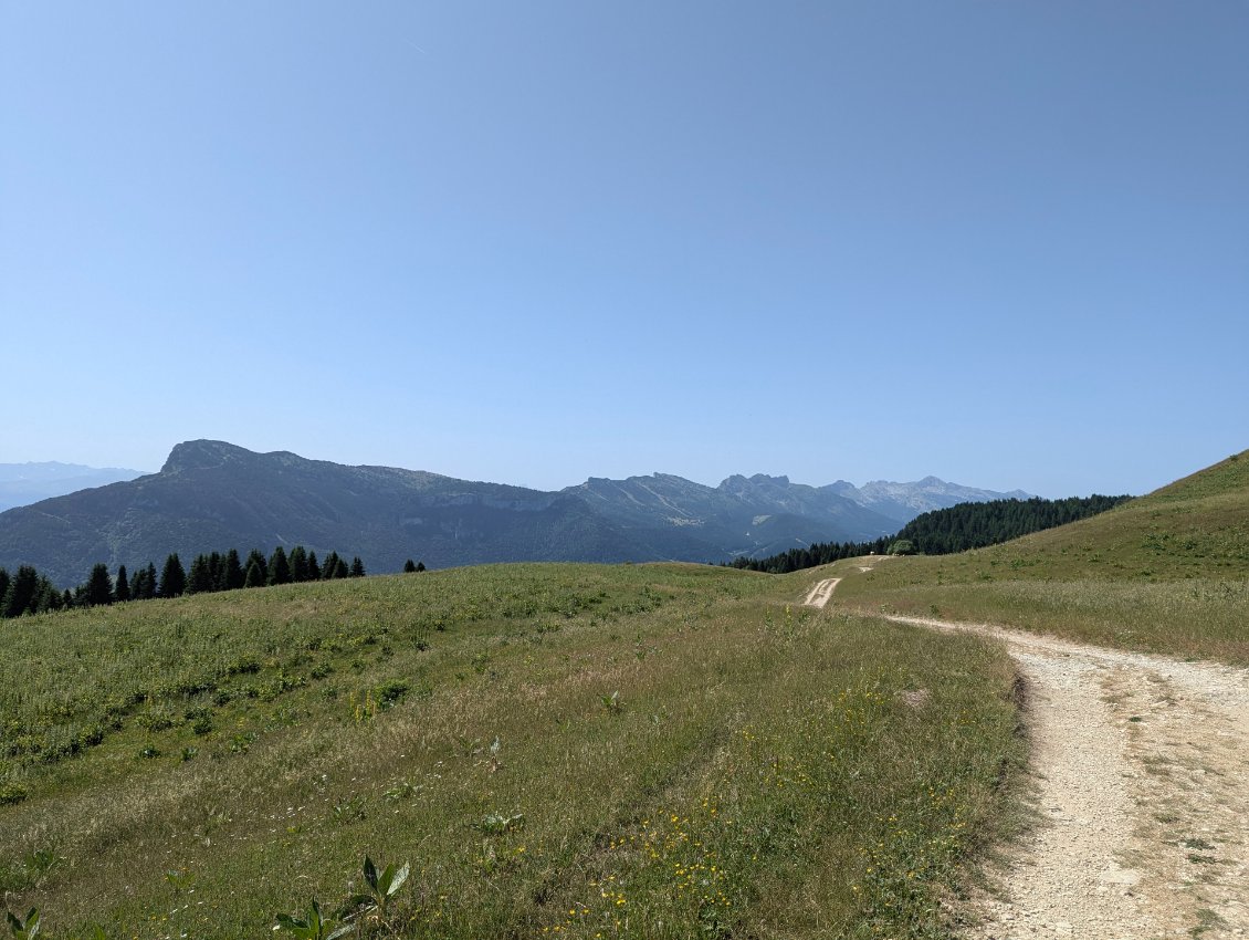 La piste panoramique de la crête de la Molière