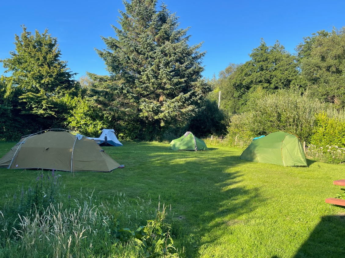 Un petit espace pour les tentes. D’autres existent aussi.