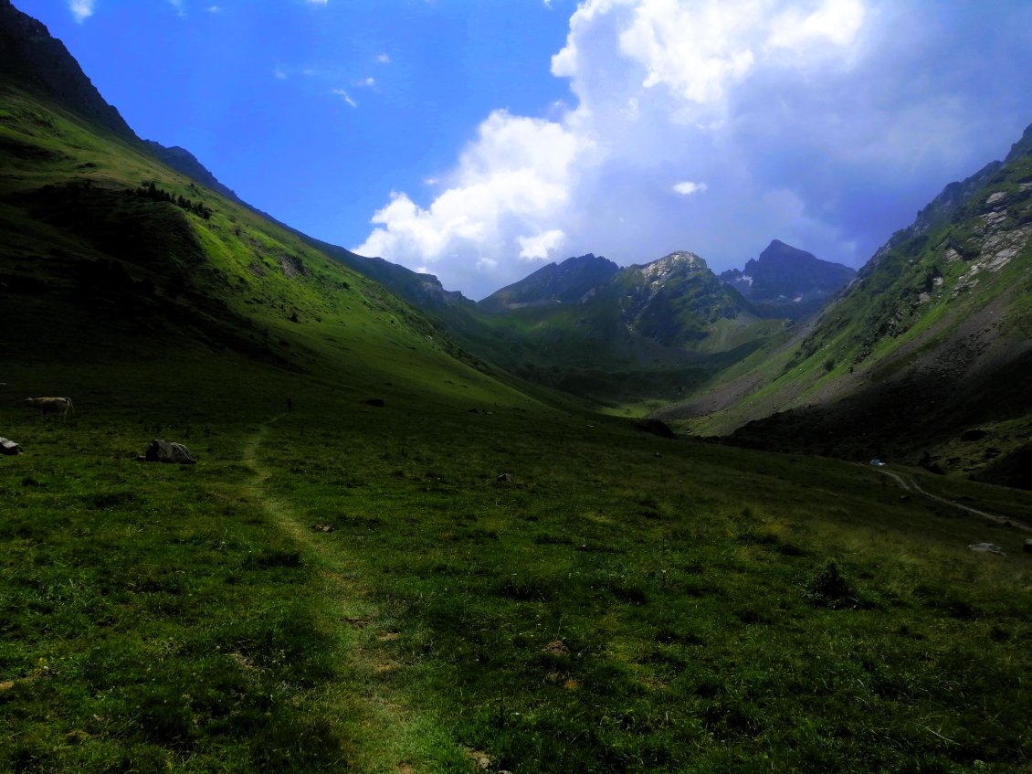Au loin le col d'Ilhéou