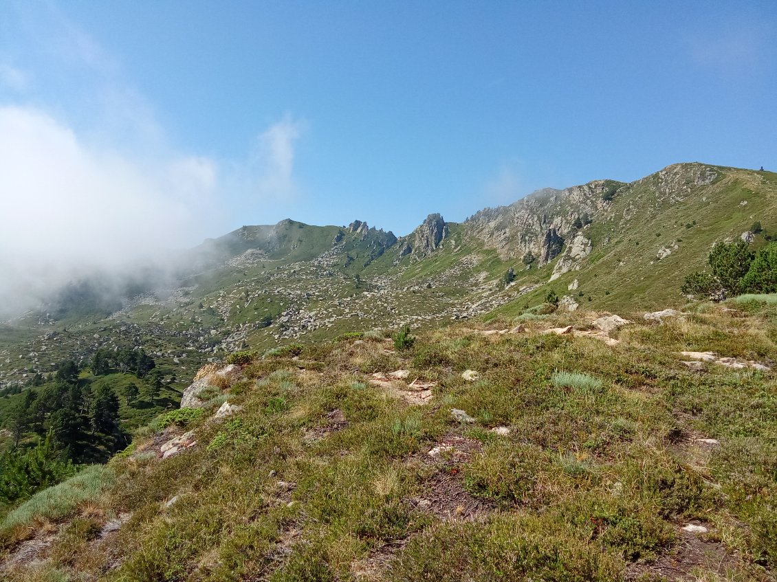 Crêtes des Isards depuis le col de Finetres