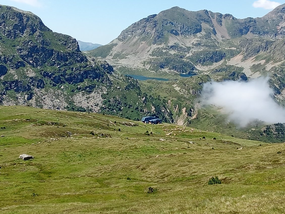Refuge et lac de Rulhe