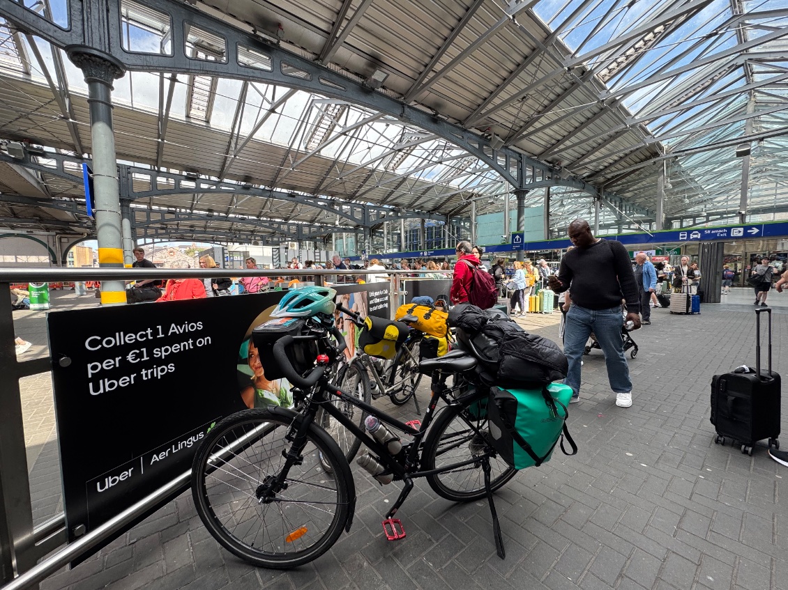 Encore un peu d’attente à la gare de Dublin.