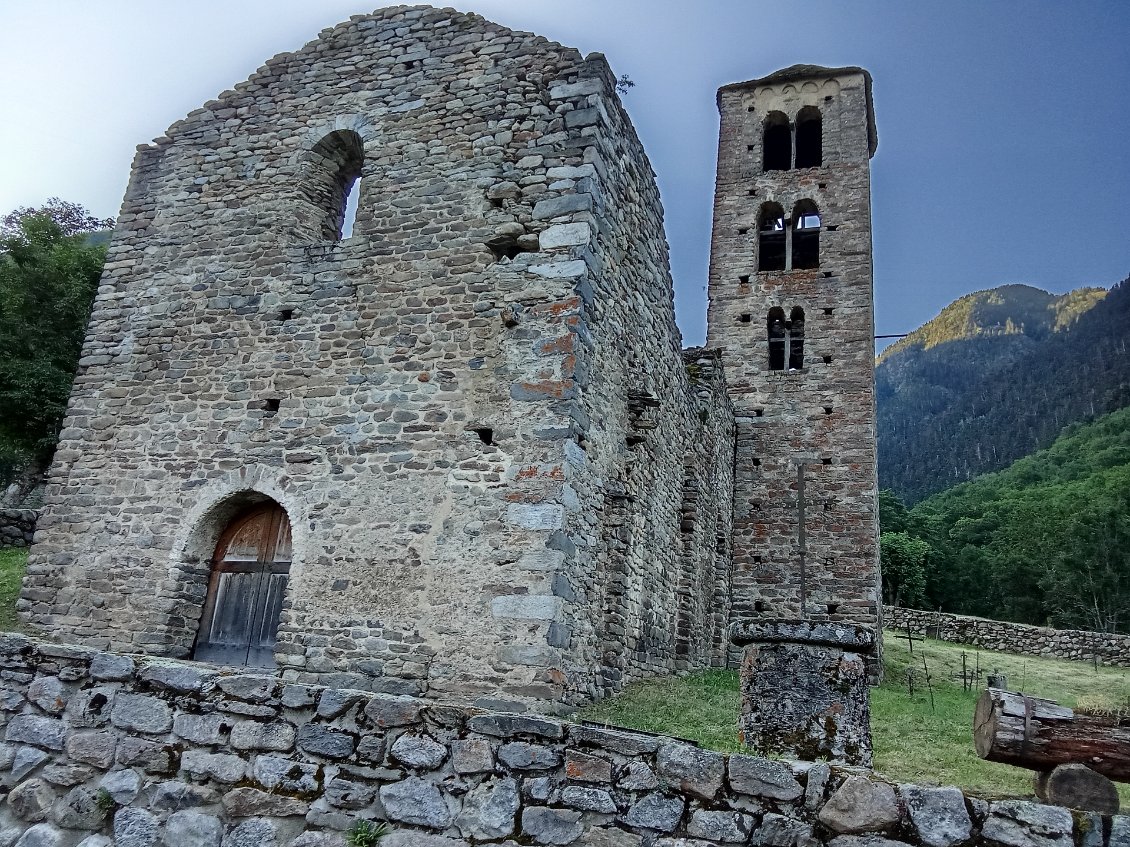 Ancienne église de Mérens en haut