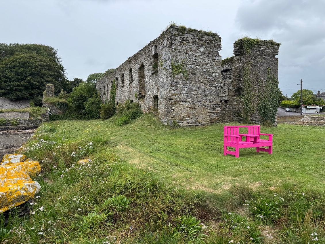 Le grenier à grain et son fauteuil flashy