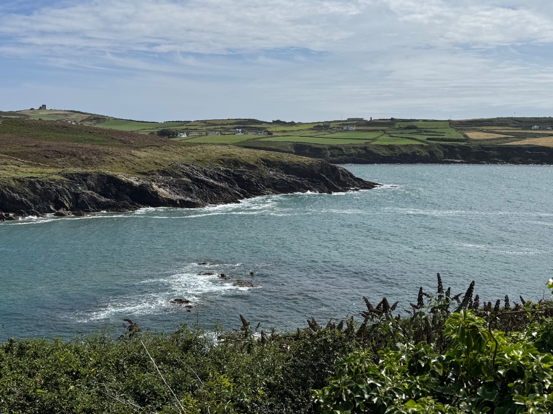 A proximité de la plage de Sandycove