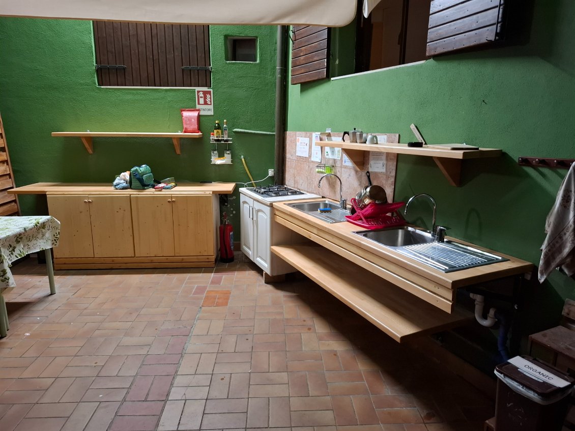 1er camping à Vérone : cuisine tip-top. On n'est pas dépaysé par rapport au Danemark 😀