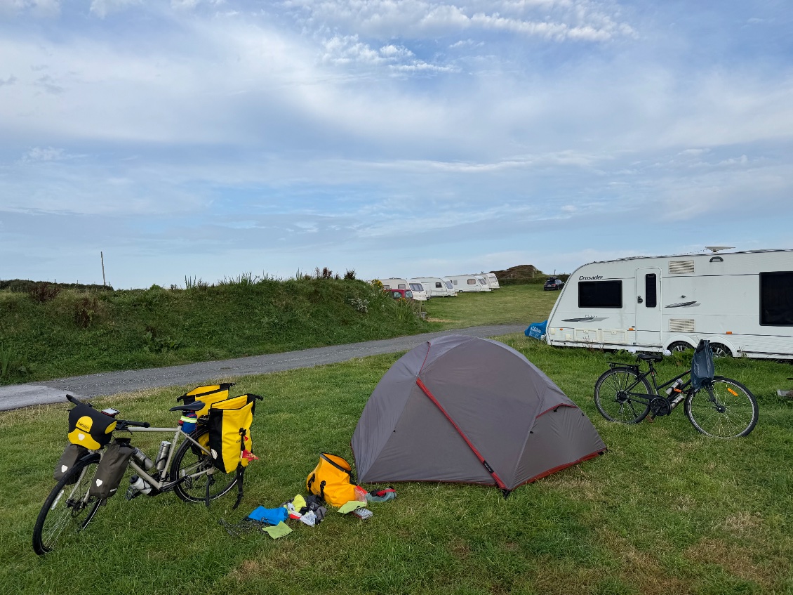 Mais c’est quand même une zone de camping caravaning à l’abri du vent.