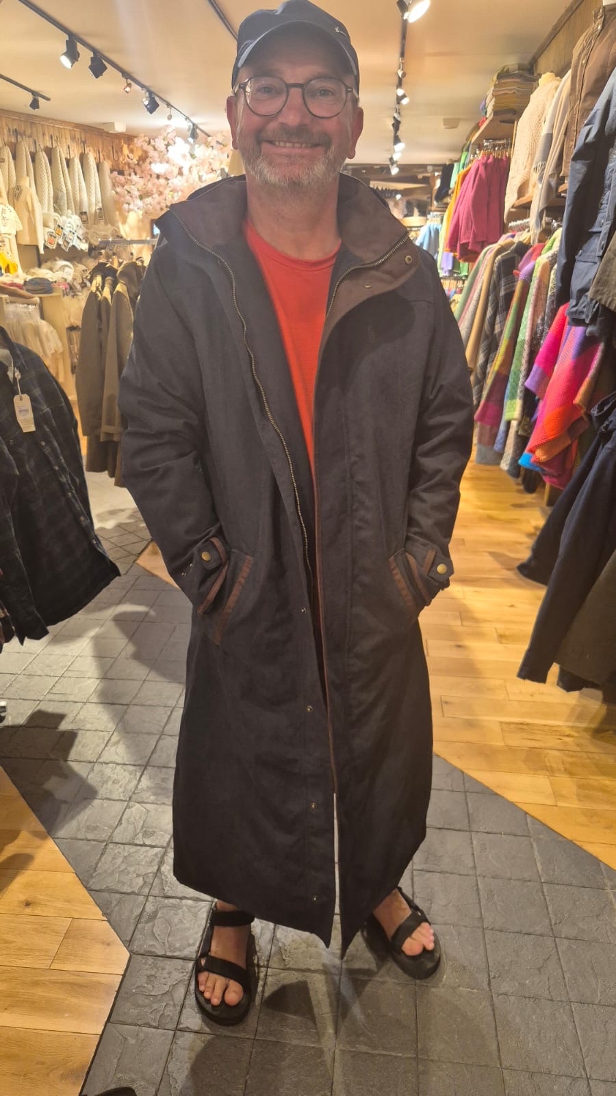 Un essayage de gabardine qui doit bien protéger 