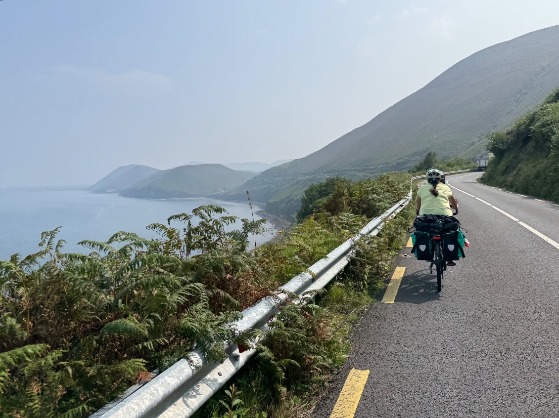 Quelques vues dégagées on est heureux de faire le tour dans ce sens sinon on ne verrait pas grand chose