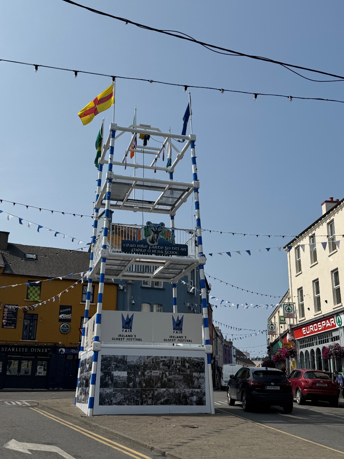 Il y avait une fête à Killorglin mais on a pas compris l’utilité de ce podium