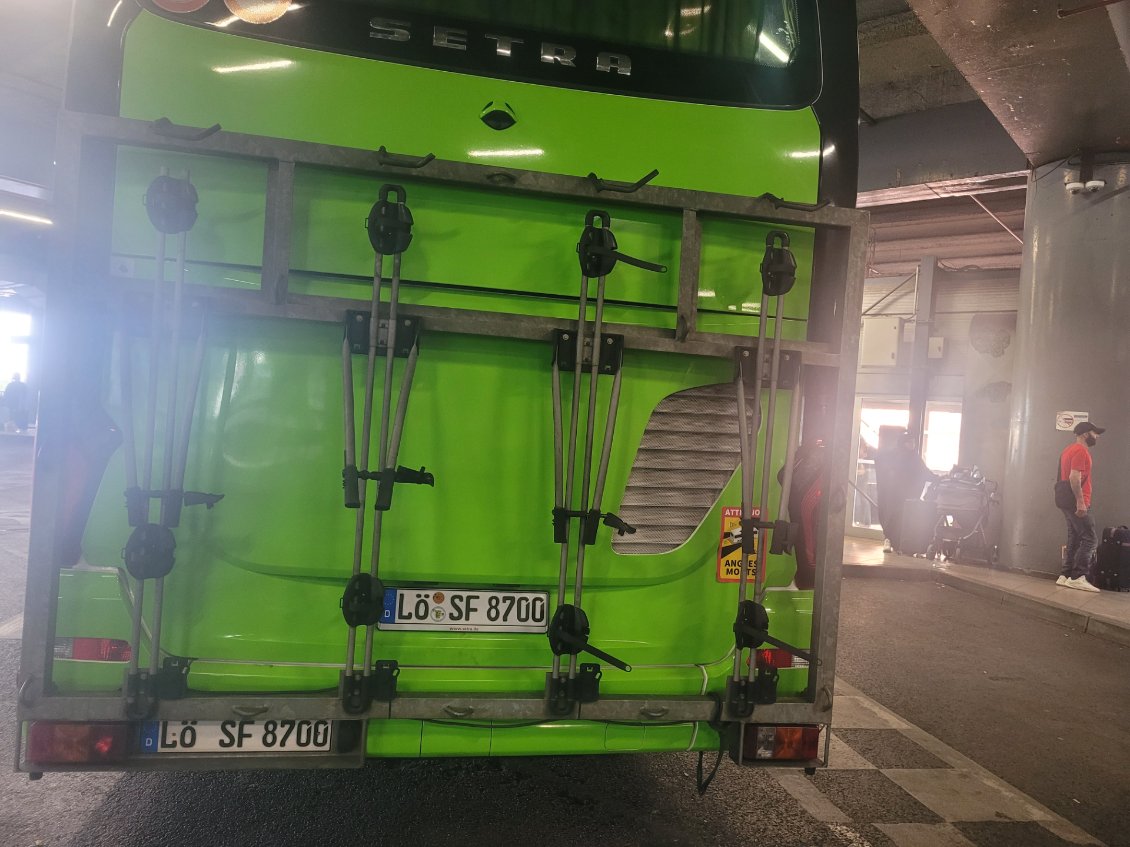 Flixbus et ses 4 porte-vélos