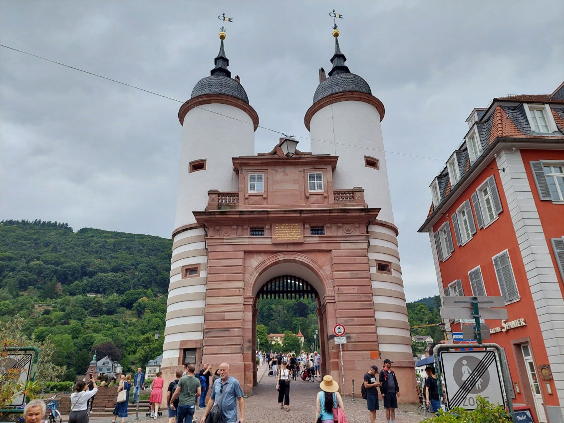 Dans la belle ville d'Heidelberg, les piétons sont rois.