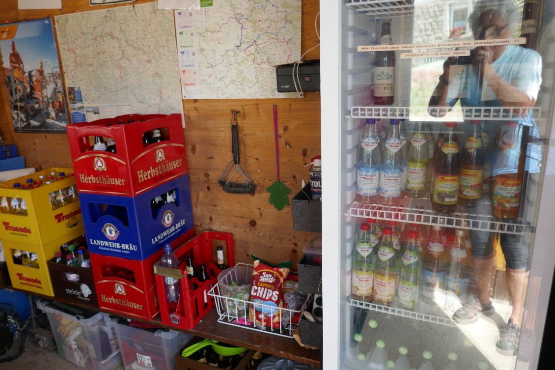 Des boissons fraîches à disposition des cyclistes, c'est inespéré !