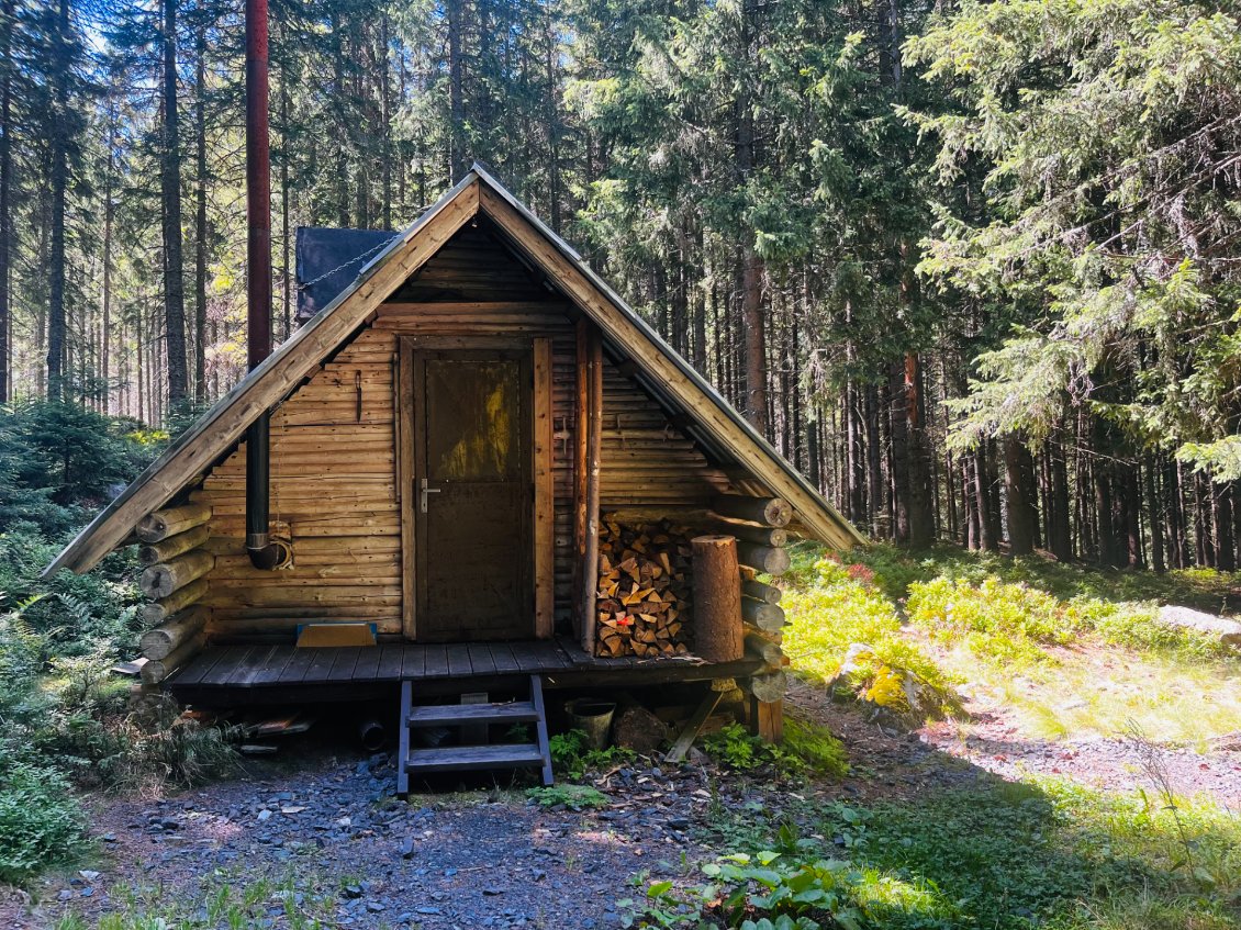 Une jolie cabane… mais fermée.