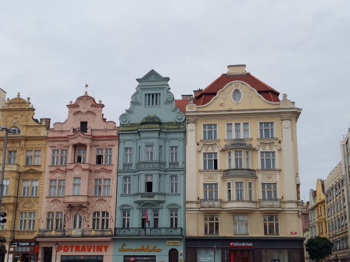 Le centre-ville de Pilsen et ses belles façades colorées.