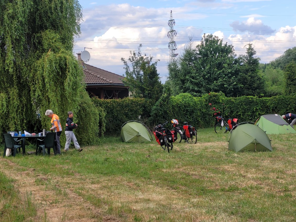Pas mal le camping à la ferme.
