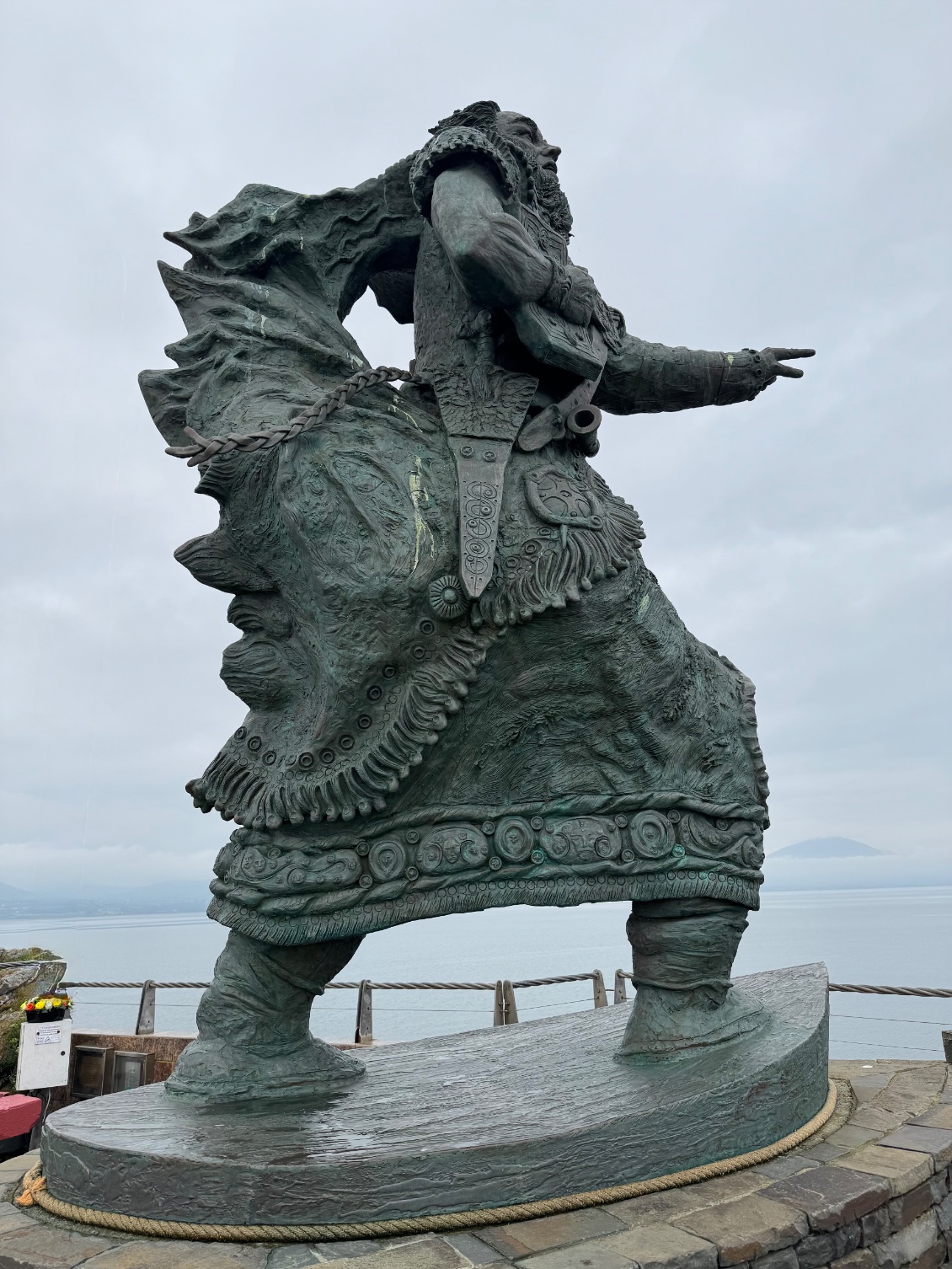 Saint Brandon face à la mer