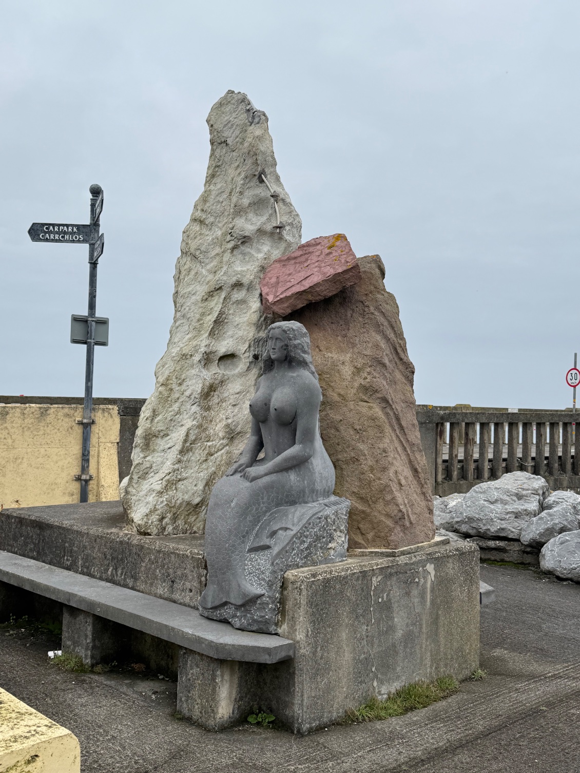 Une sirène dans un port, ça me rappelle quelque chose… en moins stylée 