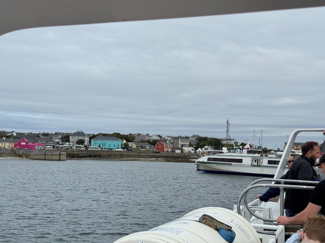 Arrivée sur Inishmore au port Kilronan