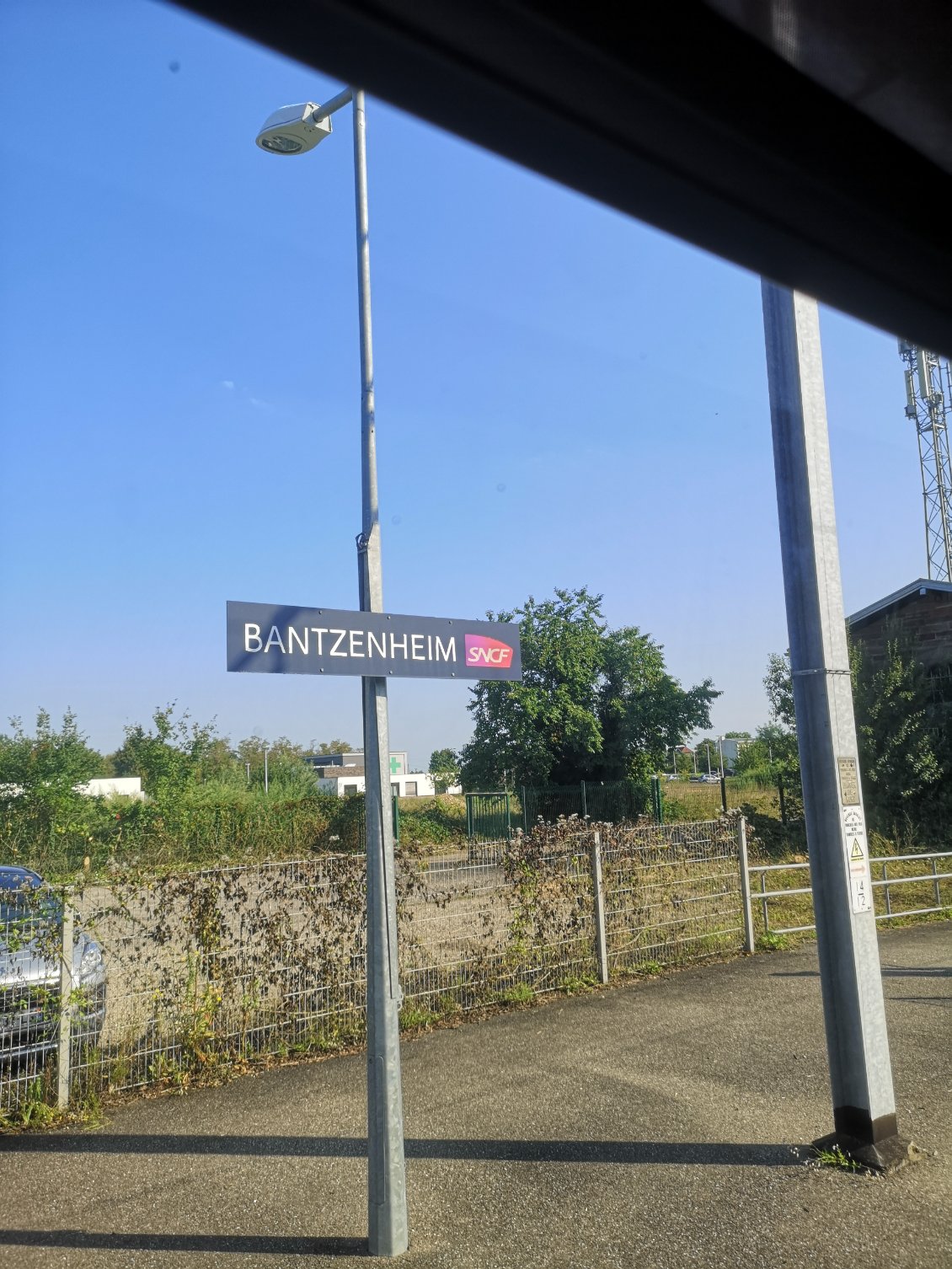 Ça y'est le Rhin est franchi, nous retrouvons la sncf avec l'envie de repartir. (bon après une bonne douche, une vraie serviette et une bonne nuit de sommeil)