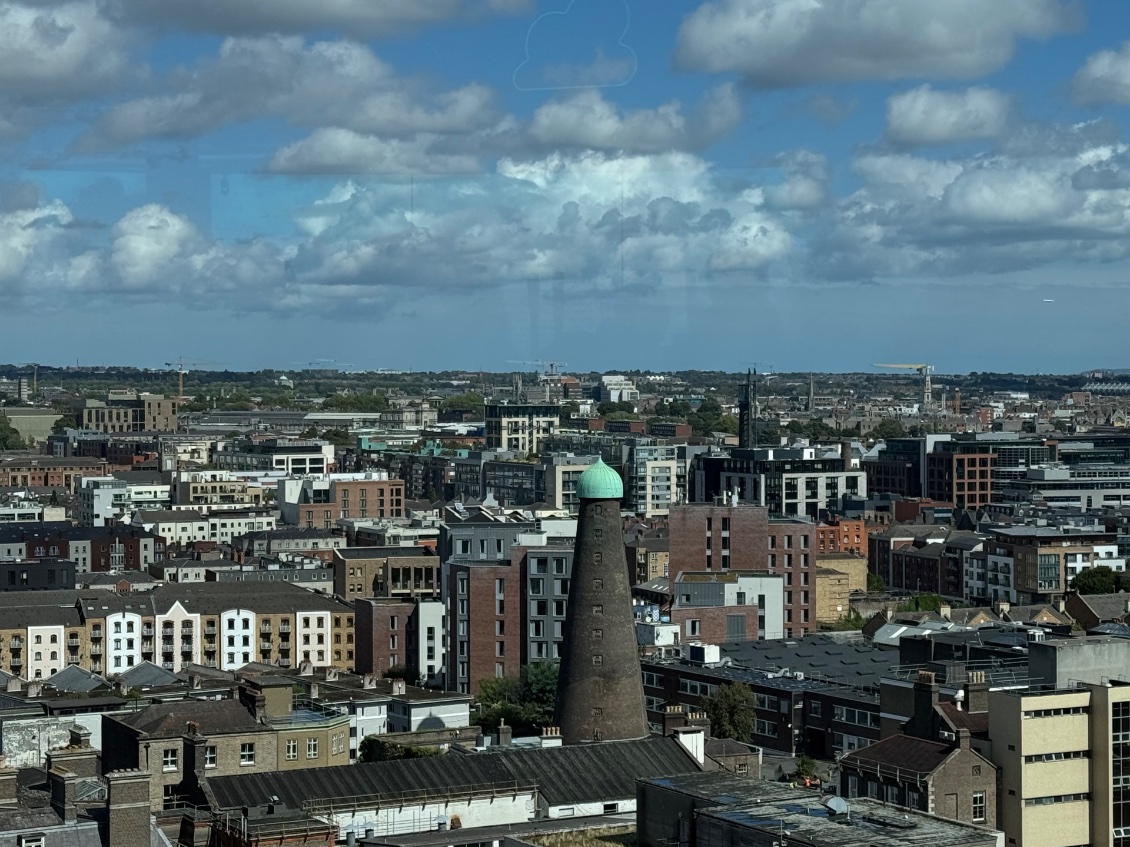 Vue sur Dublin depuis le bar
 Panoramique