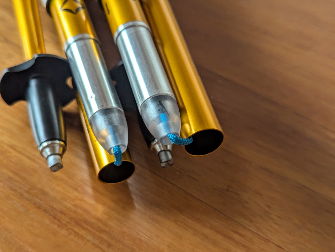 Lien interne en cordelette, a priori fiable puisque semble la même qu'une version précédente de ce même modèle (Passport TL 125) que nous utilisons depuis plus de 10 ans et qui n'a pas pris une ride !