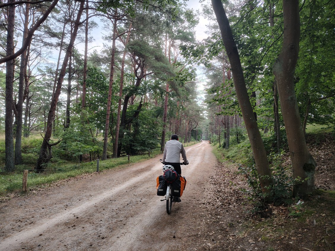 J9. Chemin sablé en bord de mer. J'en ai souvent eu.