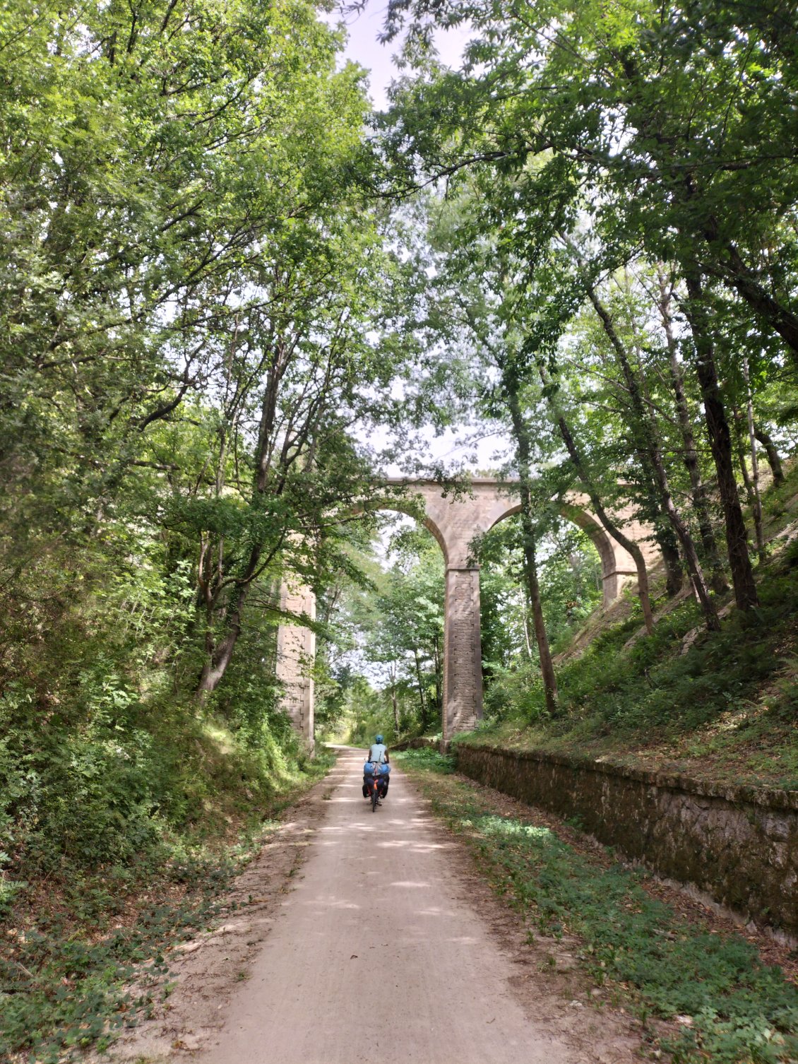 De beaux ouvrages sur cette ancienne voie ferrée