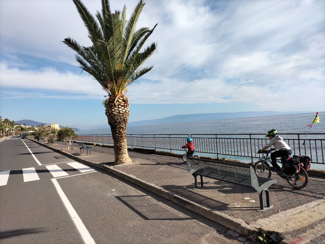 De l'autre côté, c'est l'Italie Continentale