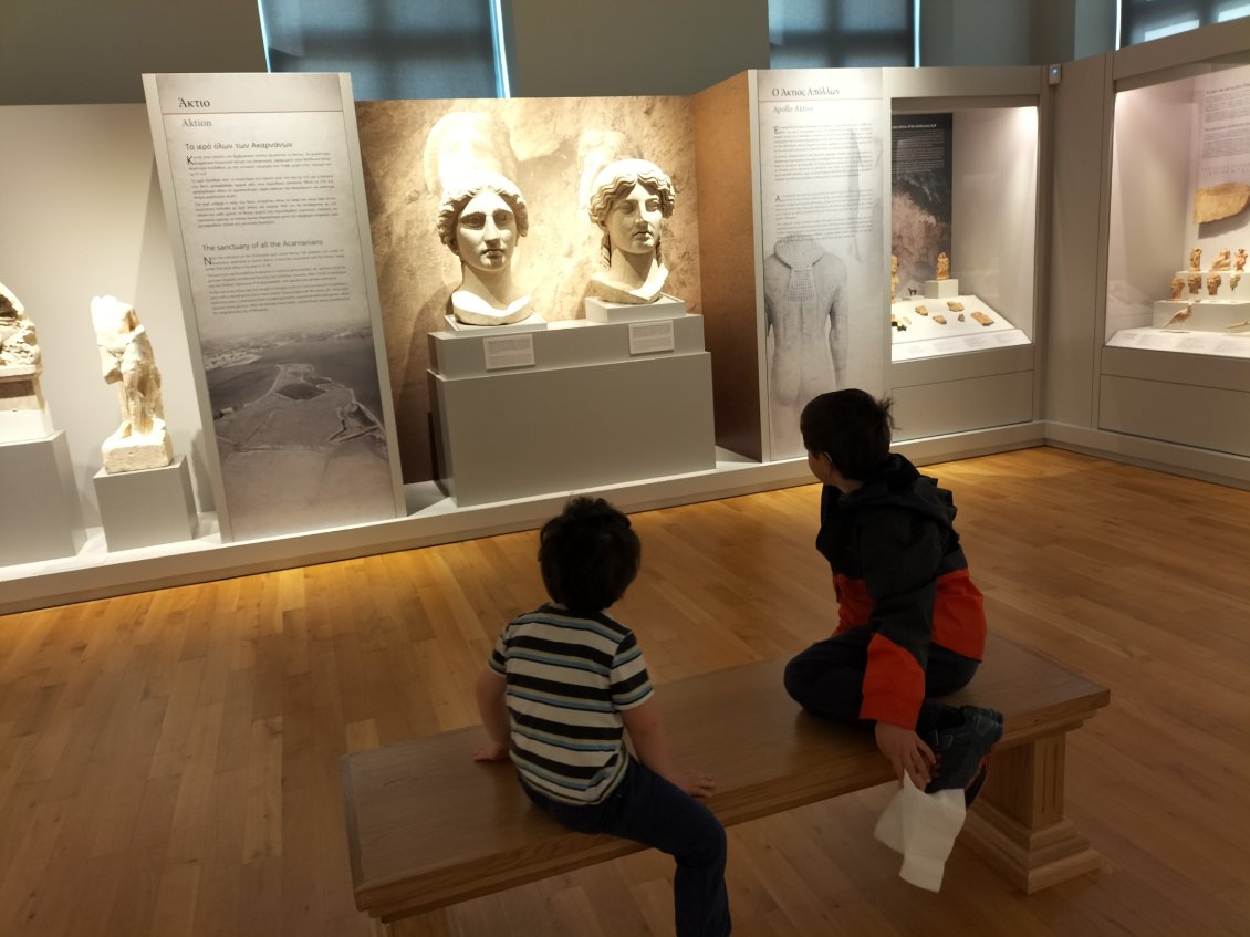 nous profitons d'une journée pluie pour visiter le musée du coin et en apprendre plus sur la grèce