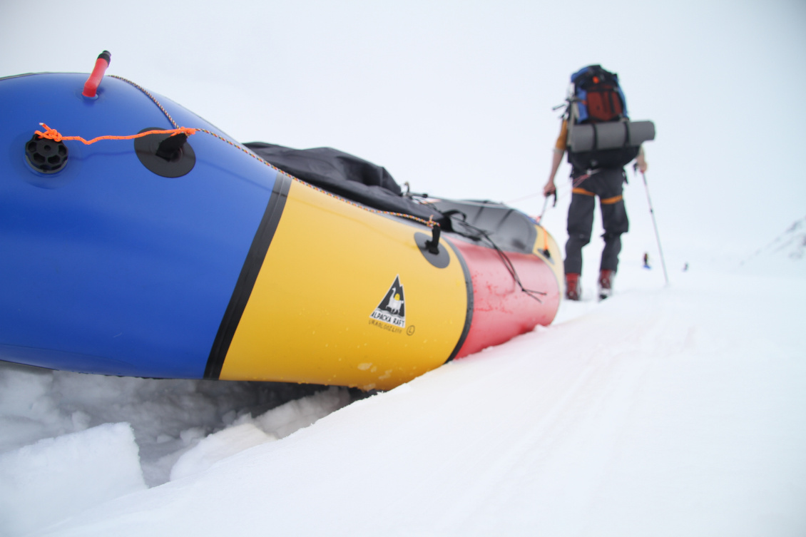 Traversée des glaciers du mont Logan (Canada- Alaska) en 2012 (Photos Joshua Foreman).
