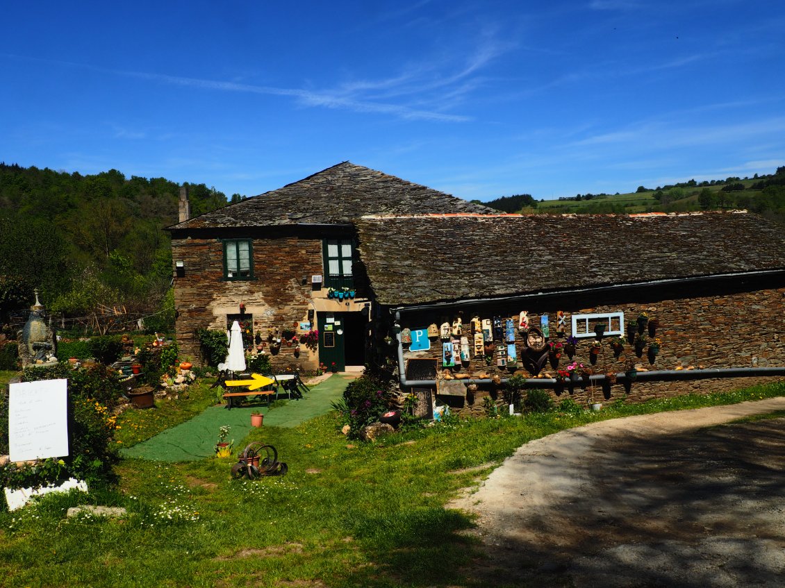 Toujours ces charmantes maisons en ardoise.